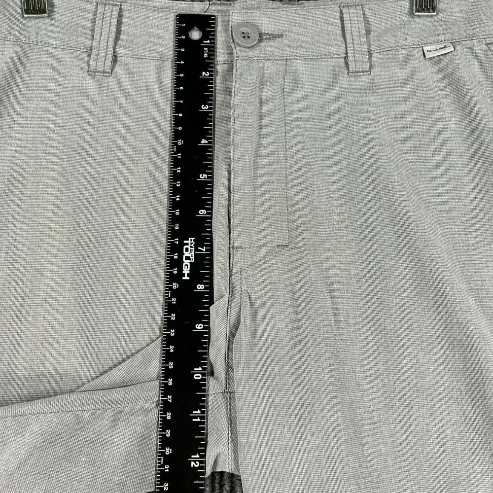 Travis Mathew Shorts Mens Size 34 Gray Chino Golf Outdoor Casual Comfort